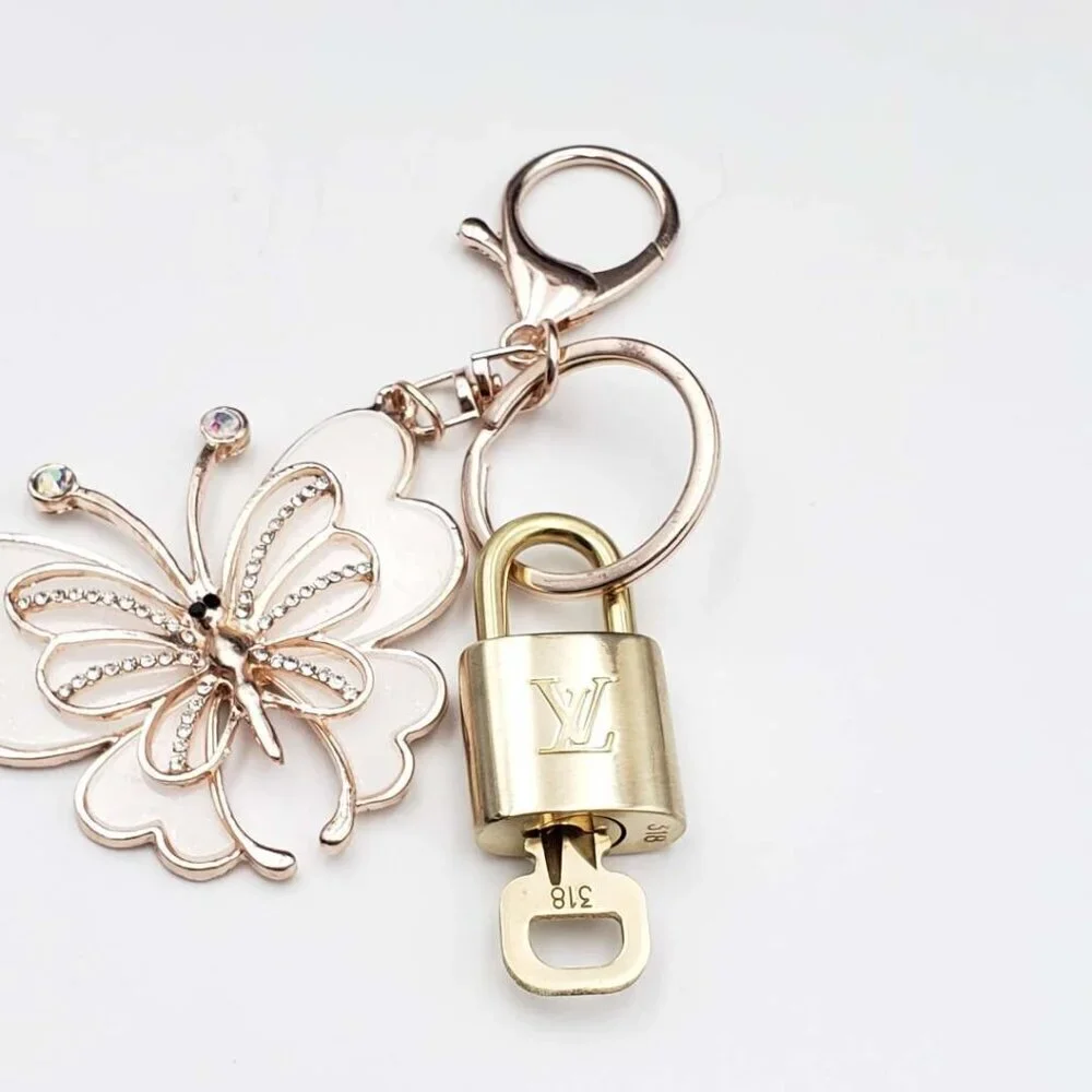 Louis Vuitton Gold Lock 🔑 Authentic LV Padlock + Bag Unbranded Butterfly Charm - Picture 5 of 8